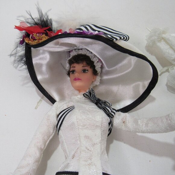 Barbie as Eliza Doolittle in My Fair Lady-Collector's Edition 1995 Mattel Doll - Picture 6 of 16